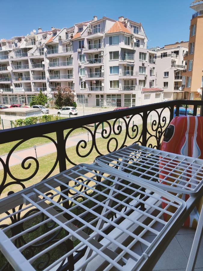 Studio Aivasovskij Park - Meters Away From Beach Pomorie Exterior photo